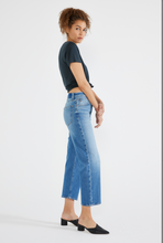 Load image into Gallery viewer, ÉTICA Denim Tia Vintage Straight
